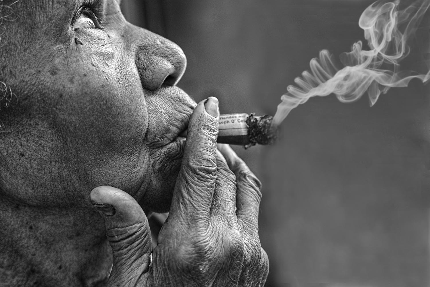 A woman smoking a cigar, Mary Buck, Cuba, Photography Workshops, Photograph Cuba, Fisheye Connect, Black and White Photography, Photography Tour