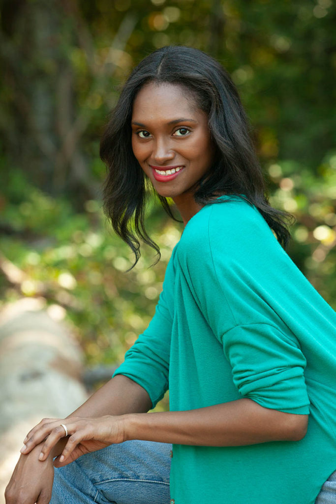Model smiles at camera during photography class in Atlanta, model photography in nature, portrait photography, model poses, photography pose, model photography, nikon photography, learning photographer
